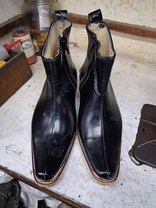 Noir Chelsea Boot